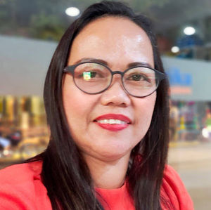 Meet your Posher, Crispina ana